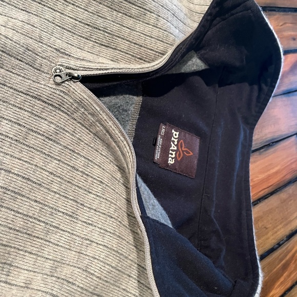 Prana sweater - Picture 6 of 11